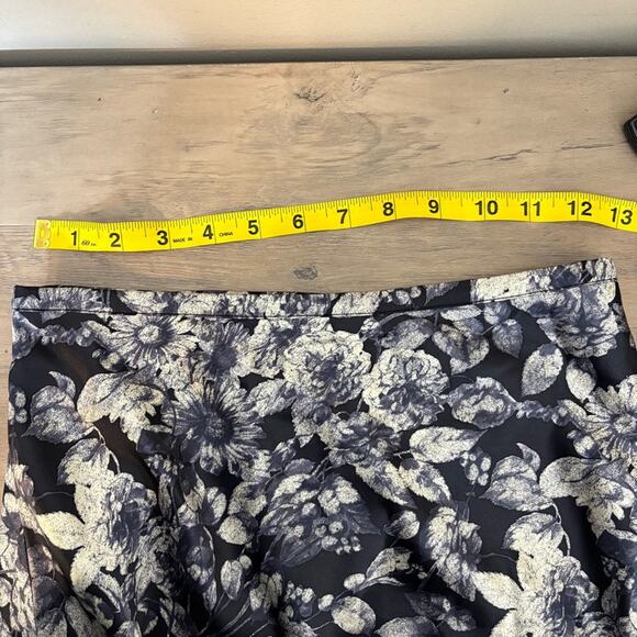 NWOT Cinq a Sept Adis Floral Print Silk Midi Skirt Black Blue Size 00 - Picture 7 of 10